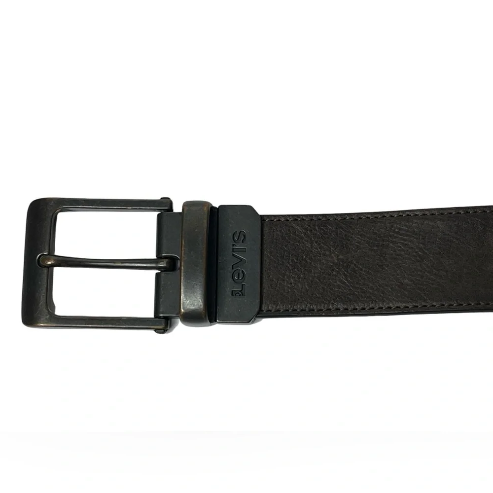 Levi's Men's Small 30-32 Reversible Brown Black Leather Belt With Levi's Buckle‎
